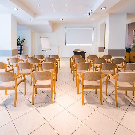 Hotel Forum Rzeszow Luaran gambar