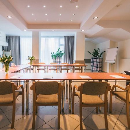 Hotel Forum Rzeszow Luaran gambar
