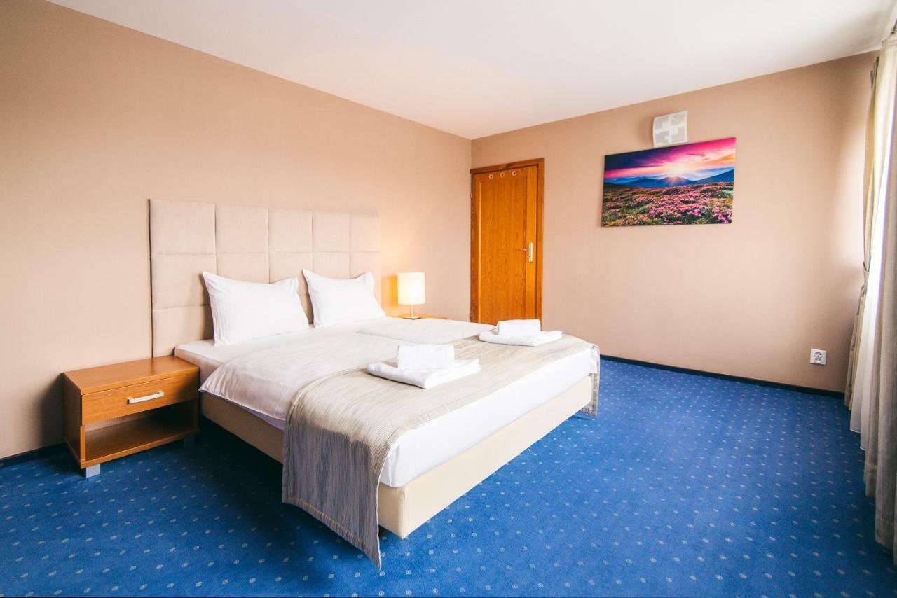 Hotel Forum Rzeszow Luaran gambar