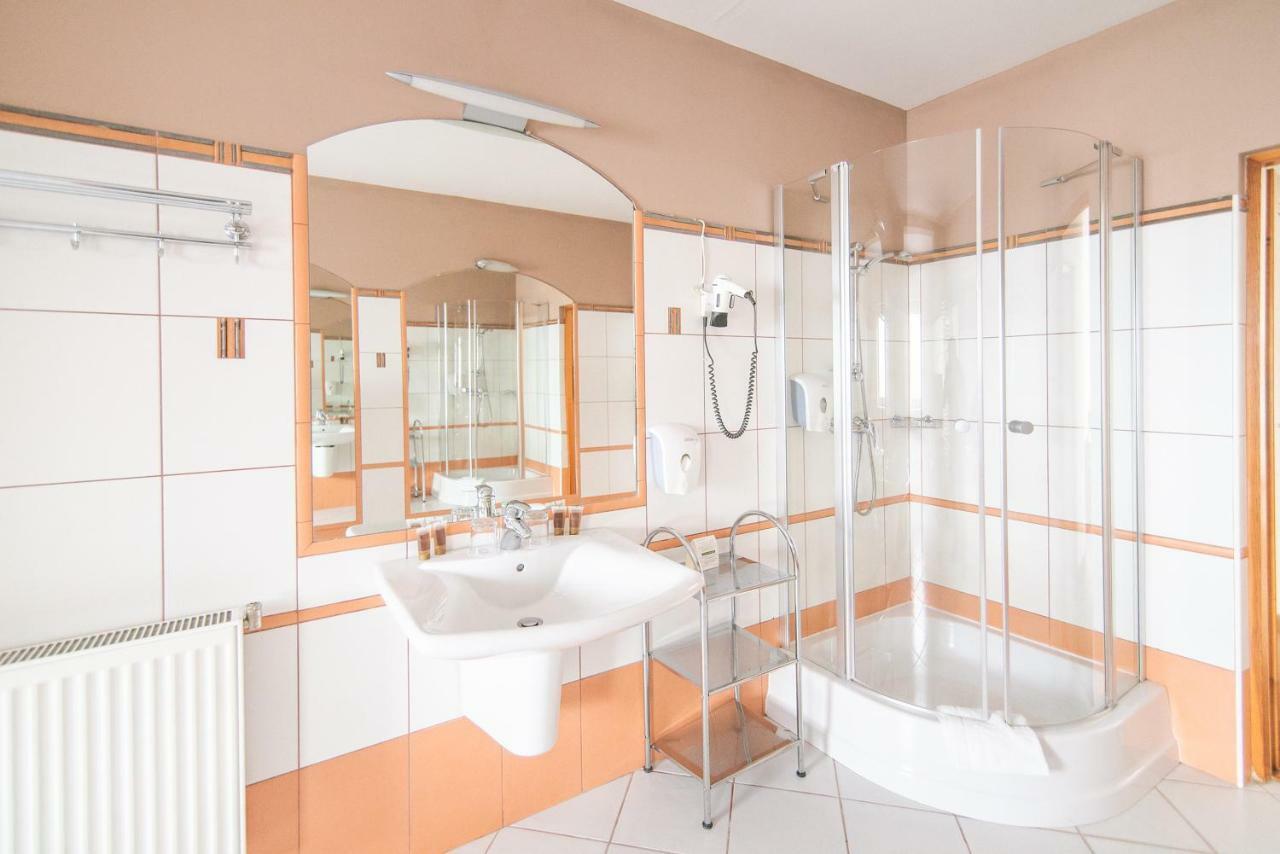Hotel Forum Rzeszow Luaran gambar