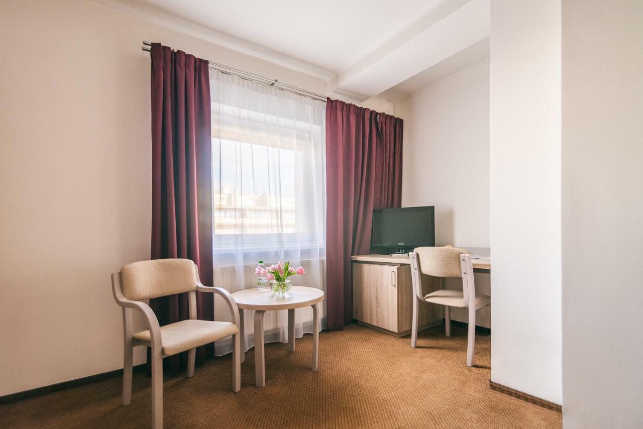 Hotel Forum Rzeszow Luaran gambar