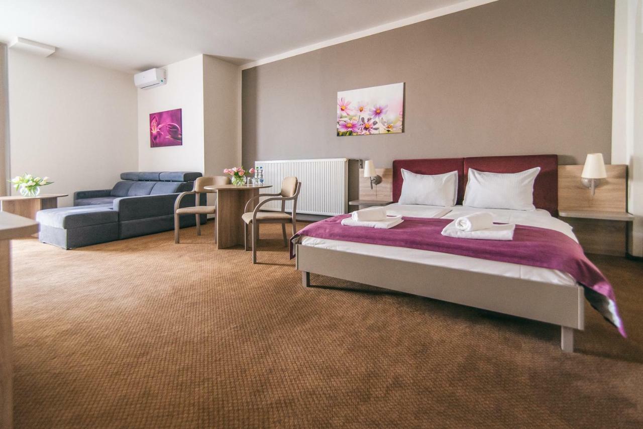 Hotel Forum Rzeszow Luaran gambar
