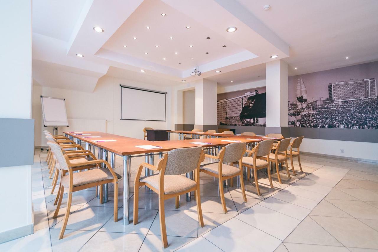 Hotel Forum Rzeszow Luaran gambar