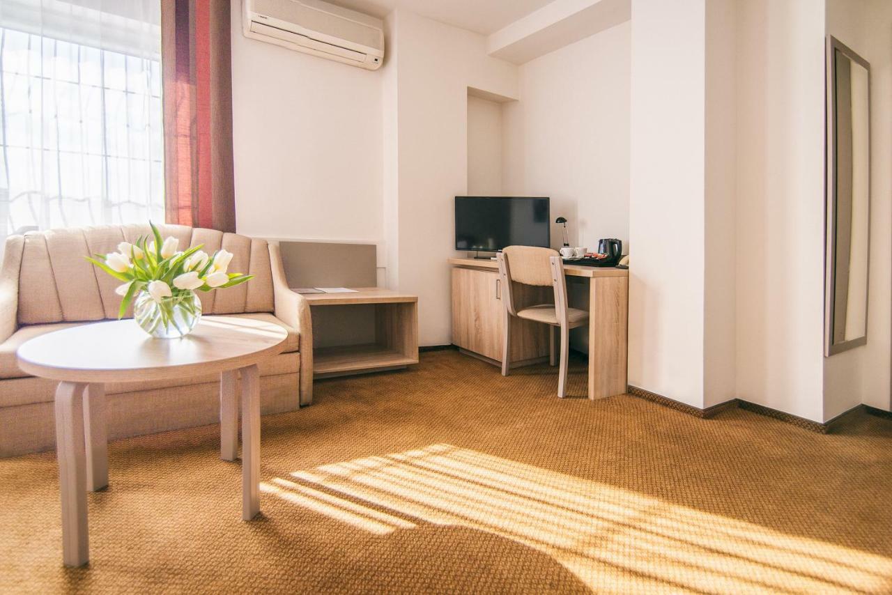 Hotel Forum Rzeszow Luaran gambar